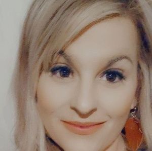 Meet your Posher, Roxanne